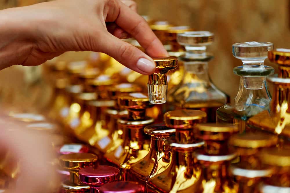 glass-perfume-bottles-based-oils